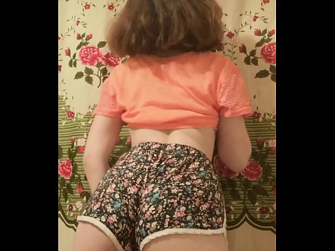 ❤️ Секси младо бебе кое ги соблекува шорцевите пред камера ❤❌  Секс на mk.hellporno-com.ru ❌️❤